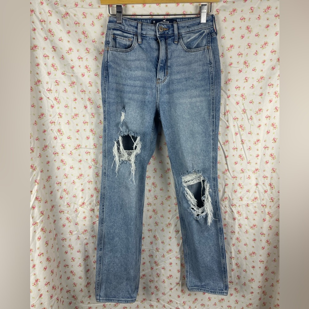 Hollister Ultra High Rise Mom Jeans